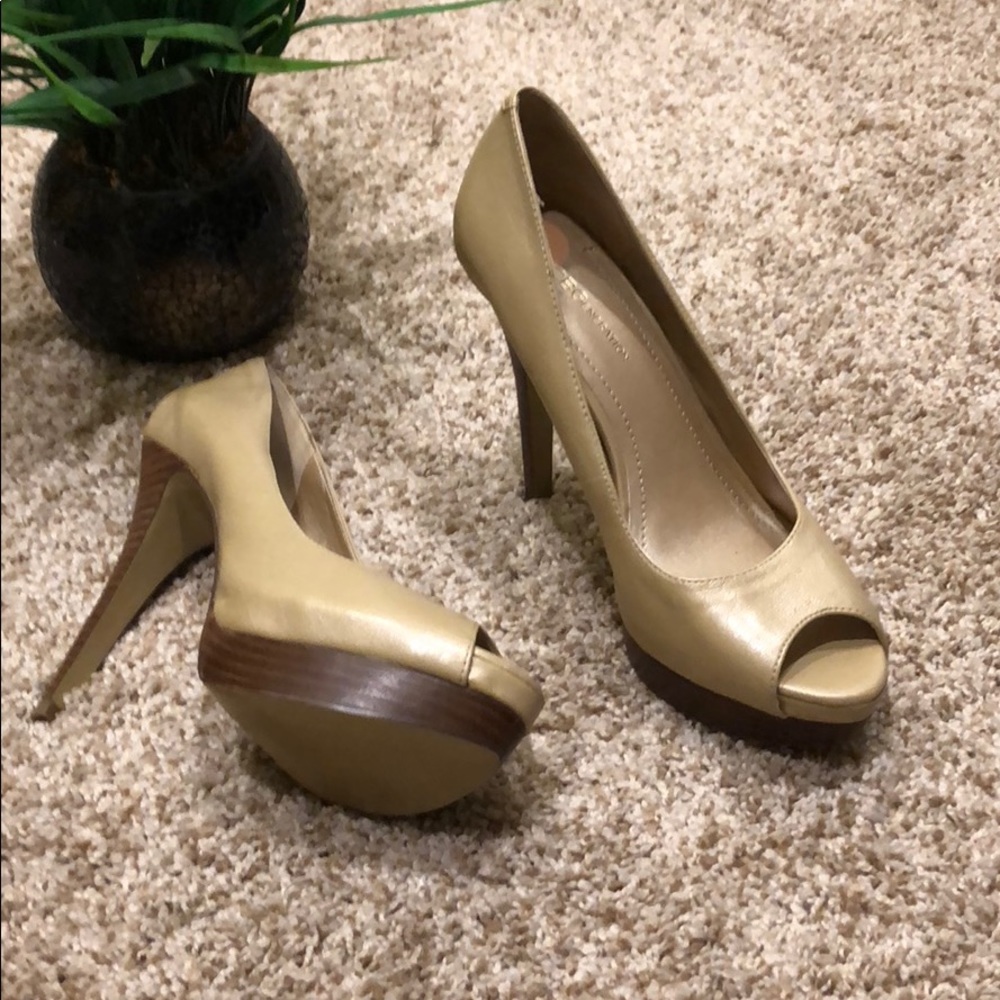 BCBG women shoes